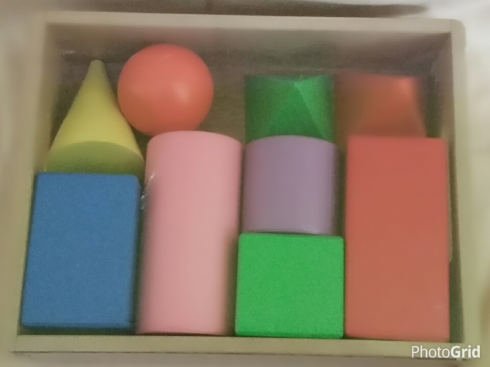 alat permainan edukasi balok ruang