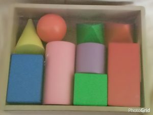 alat permainan edukasi balok ruang