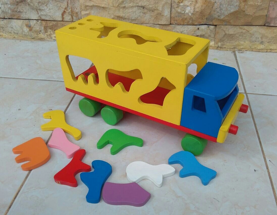 mainan truk sortasi
