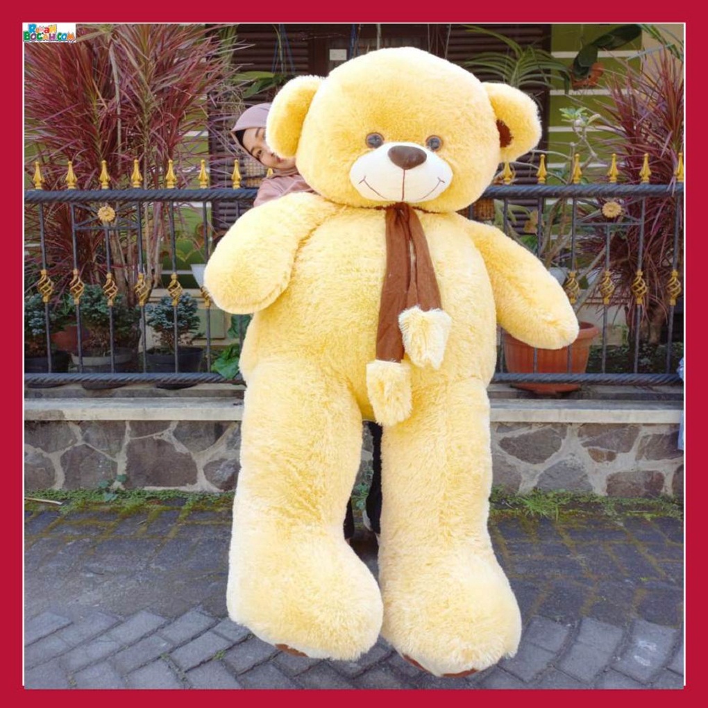 Mainan Kado Ulang Tahun Anak Sahabat Pacar Remaja Perempuan Cewek Boneka Jumbo Besar Teddy Bear Beruang Cream 1,5 Meter Syal Telapak -min