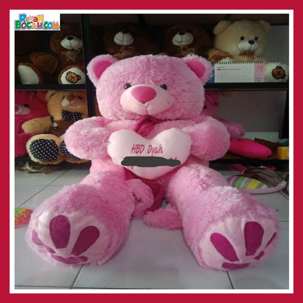 Kado Ulang Tahun Sahabat Pacar Anak Remaja Perempuan BOneka Jumbo Besar Teddy Bear Beruang Ukiran Nama Pink Syal Telapak-min