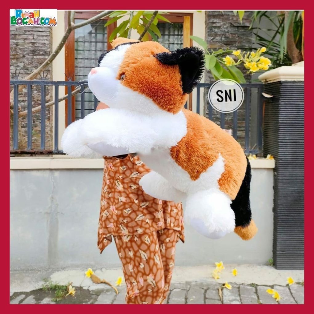 Kado Ulang Tahun Anniversary Istri Sahabat Pacar Remaja Anak Perempuan Cewek Putri Boneka Jumbo Besar Hewan Kucing Esmeralda XL 70 cm Bungkus Kado-min