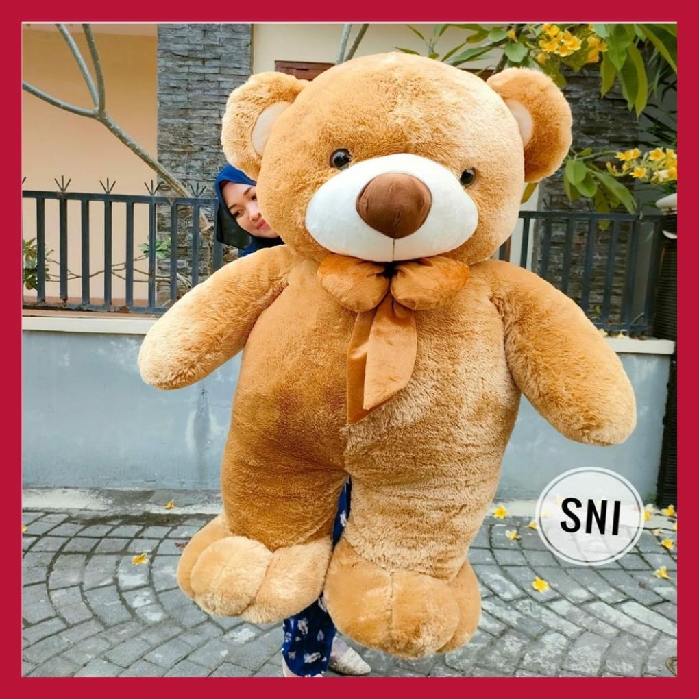 Kado Ulang Tahun Anniversary IstriSahabat Pacar Remaja Anak Perempuan Cewek Putri Boneka Jumbo Besar Big Teddy Bear Beruang Caramel SNI 1,3 Meter Bungkus Kado-min
