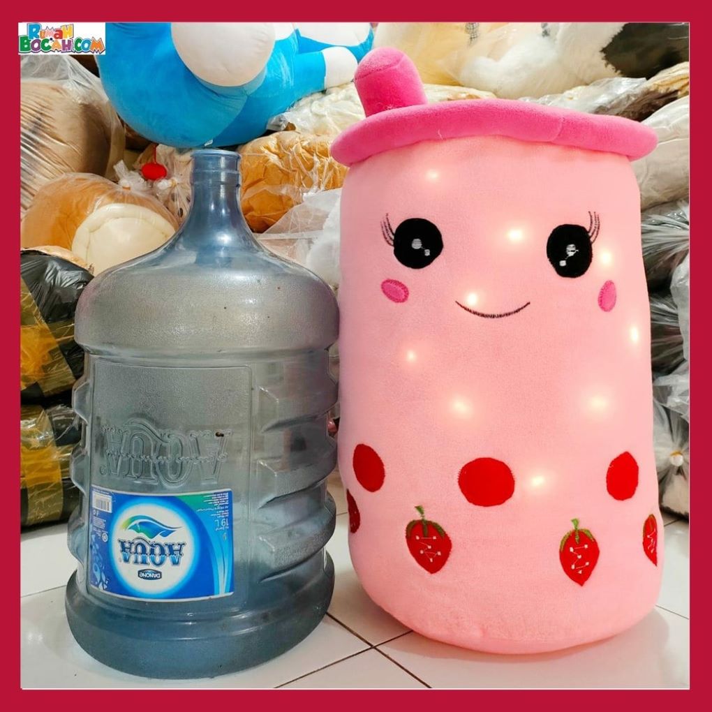 Kado Ulang Tahun Anniversary Sahabat Pacar Remaja Anak Perempuan Cewek Putri Boneka Jumbo Besar Minuman Boba Pink 60 cm Lampu LED Bungkus Kado-min