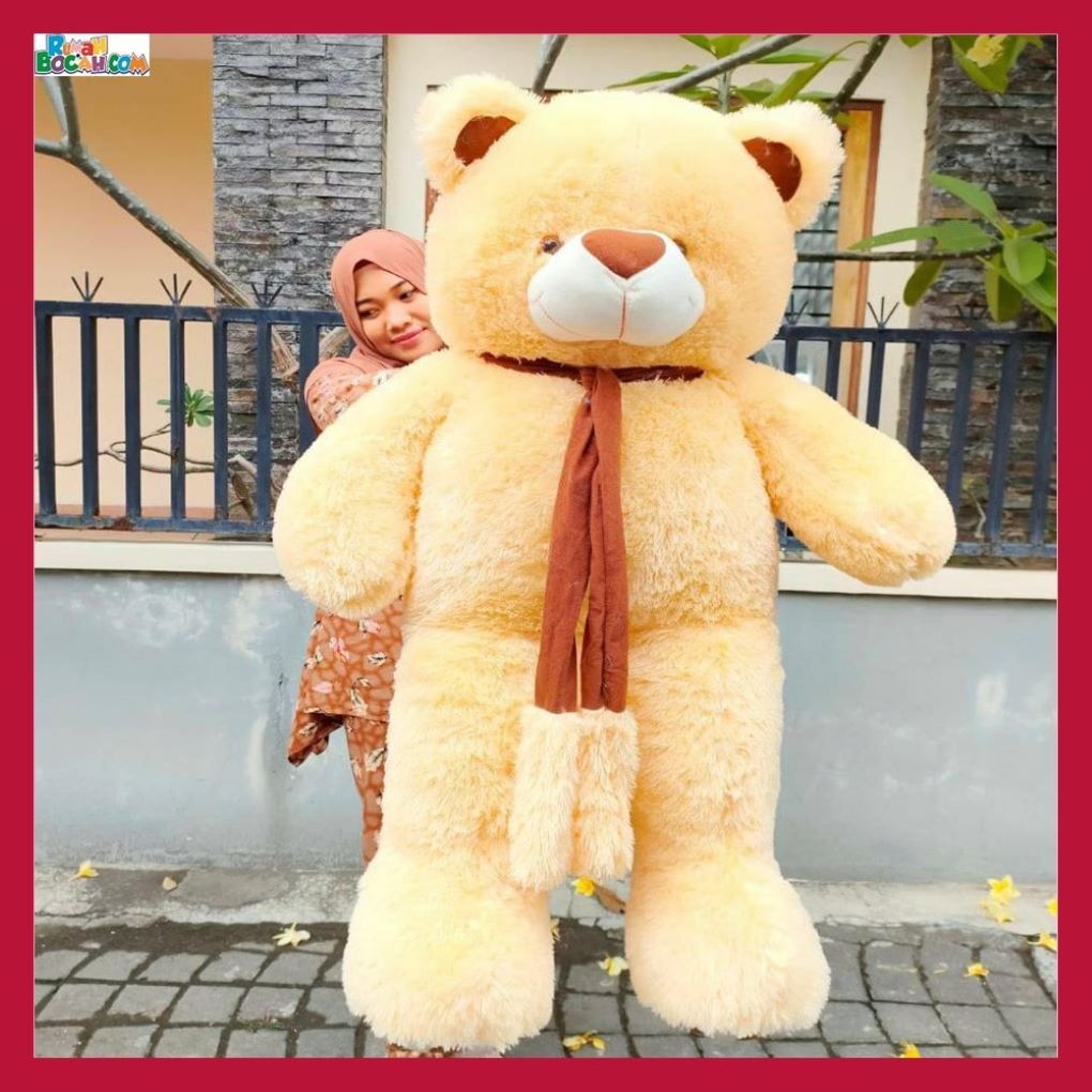 Kado Ulang Tahun Anniversary Istri Sahabat Pacar Remaja Anak Perempuan Cewek Putri Boneka Jumbo Besar Teddy Bear Beruang Syal Telapak Cream 1,2 Meter Bungkus Kado 2-min