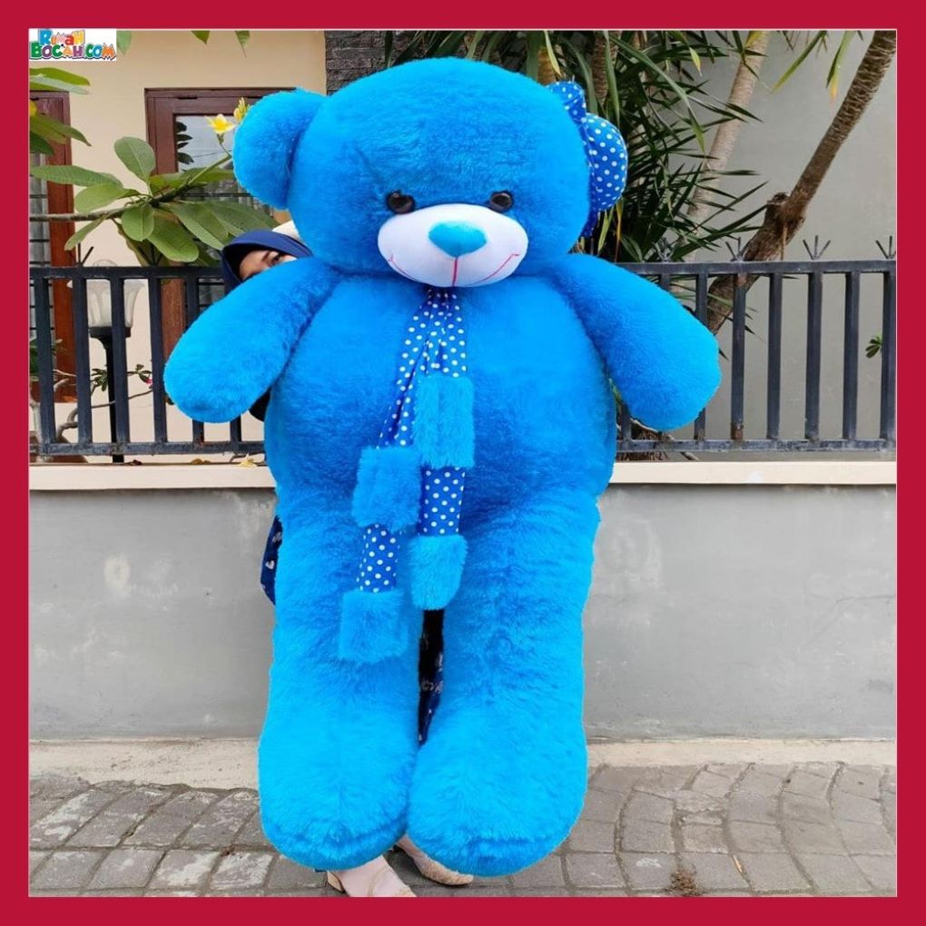 Kado Ulang Tahun Anniversary Pernikahan Sahabat Pacar Anak Remaja Perempuan Cewek Istri Boneka Jumbo Besar Beruang Teddy Bear 1, 5 Meter SPJ Syal Topi Biru Bungkus Kado-min