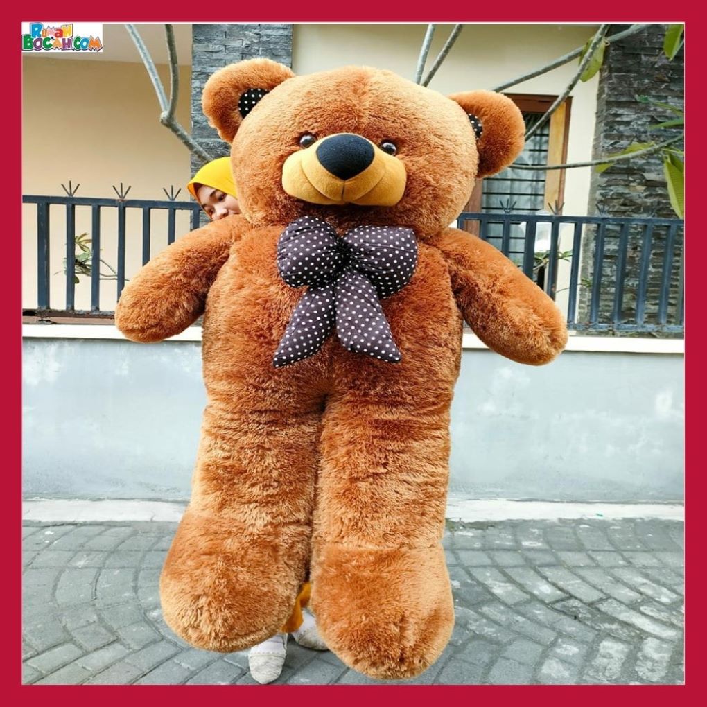 Mainan Kado Ulang Tahun Anniversary Pernikahan Anak Sahabat Pacar Remaja Perempuan Cewek Putri Boneka Besar Super Jumbo 1,5 Meter Teddy Bear Beruang Dasi Coklat Bungkus Kado-min