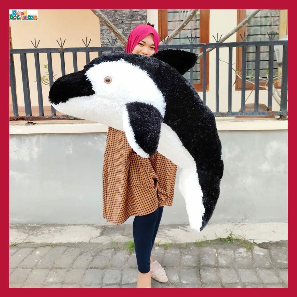 Mainan Kado Ulang Tahun Sahabat Pacar Remaja Anak Perempuan Cewek Laki Laki Cowok Boneka Jumbo Besar Hewan Binatang Ikan Dolphin Lumba Lumba Hitam Bungkus Kado 1 Meter-min