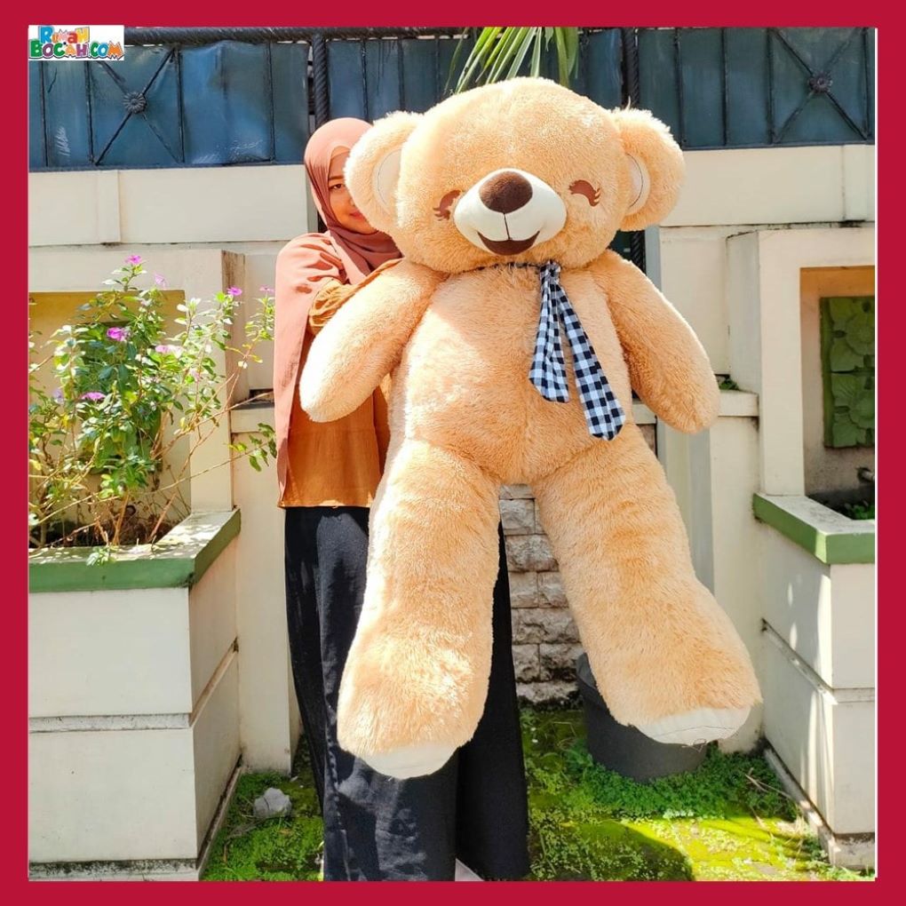 Kado Ulang Tahun Anniversary Pernikahan Anak Sahabat Pacar Remaja Perempuan Cewek Putri Boneka Jumbo Besar Teddy Bear Beruang Caramel Lentik 1,1 Meter Bungkus Kado-min
