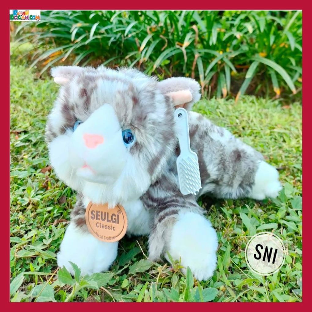 Kado Ulang Tahun Anniversary Pernikahan Anak Sahabat Pacar Remaja Perempuan Cewek Putri Boneka Hewan Binatang Kucing Lying Cat Comb Abu SNI 38 cm Bungkus Kado-min