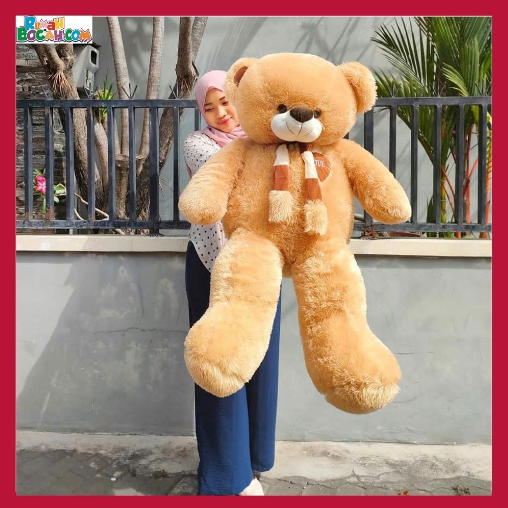 Kado Ulang Tahun Anniversary Pernikahan Istri Anak Sahabat Pacar Remaja Perempuan Cewek Putri Boneka Besar Jumbo Teddy Bear Beruang 1,1 Meter Syal Love Coklat Caramel Bungkus Kado-min